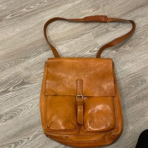 ROOTS purse/backpack.  Tan, Horween Leather.